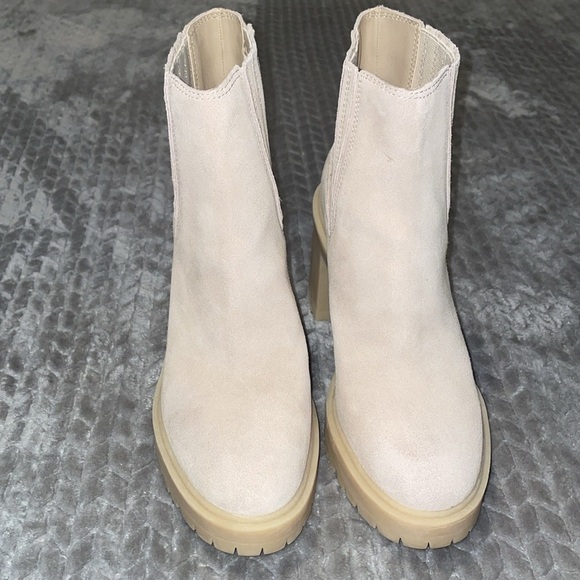 Anthropologie Dolce Vita Waterproof Caster H2O booties in Dune. Size 10. - Picture 4 of 13